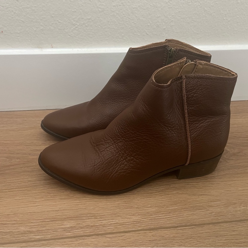 NWOT American Rag Brown Ankle Booties